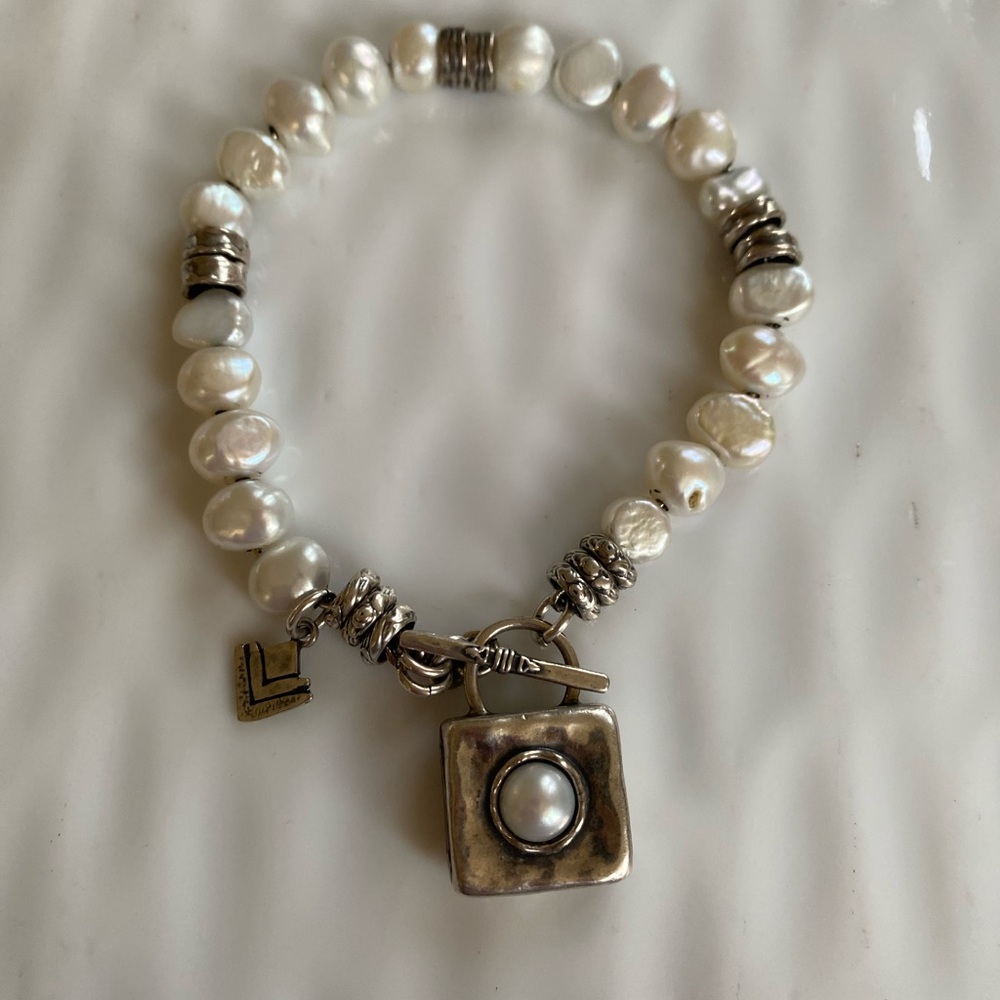 Silpada Pearl Bracelet 7.5 inches Toggle with Charm B1439 (rare find) - Picture 6 of 7